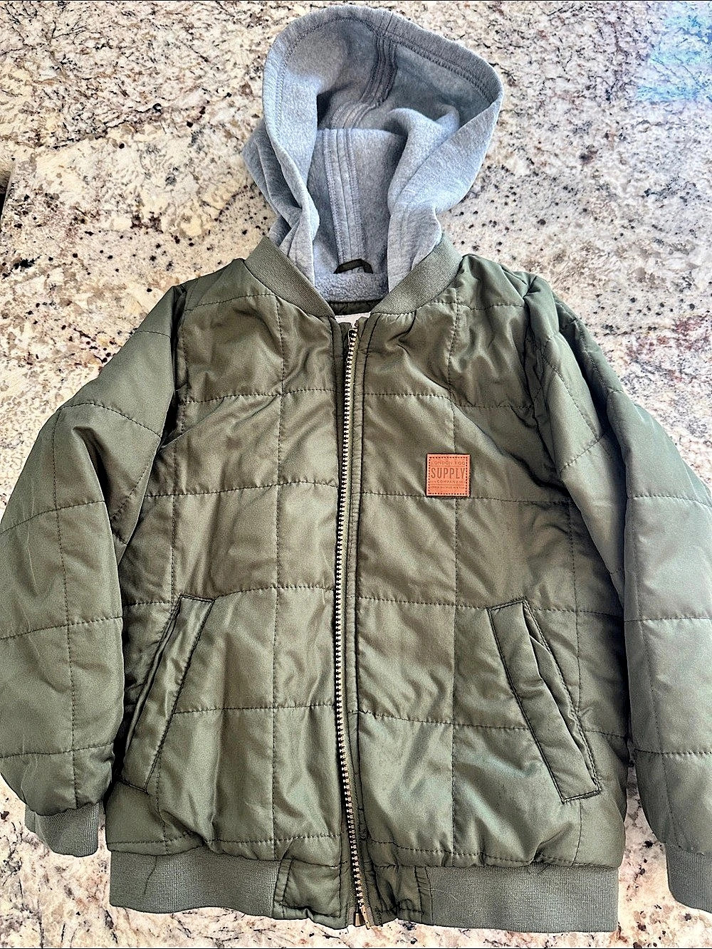 London Fog Boys Puffer Jacket in Green Size M (5-6) Like New